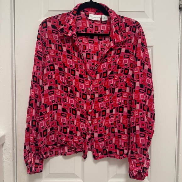 Worthington Tops - 100% Silk Worthington Pink Geometric Print Long Sleeve Button Down